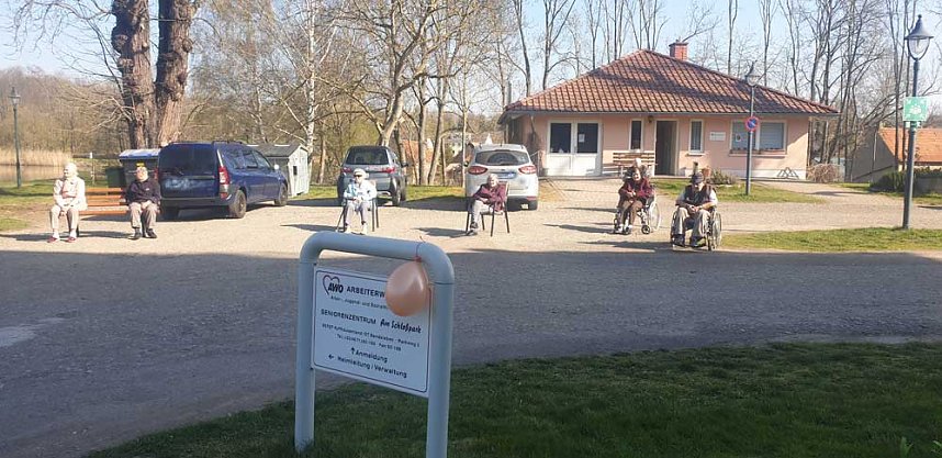 Musikalische Vers&uuml;&szlig;ung am Karfreitag im AWO Seniorenzentrum in Bendeleben