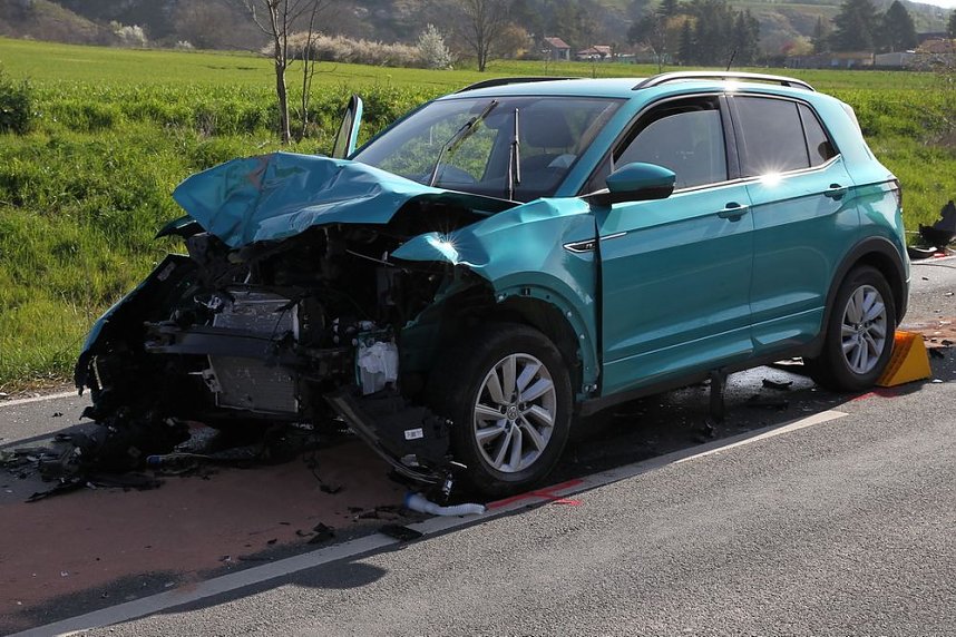 Vier Personen bei Unfall schwer verletzt