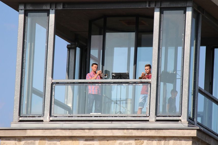 Musik erklang vom Turm