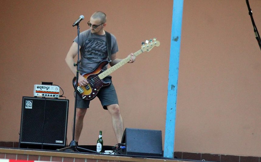 Hardrockband "Rikk Arving" beim Hebeb&uuml;hnenkonzert