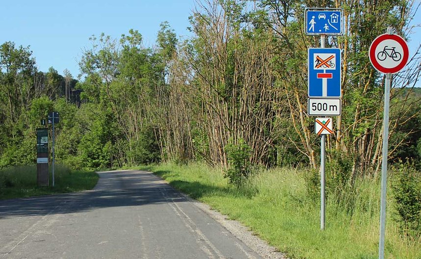 F&uuml;r Radfahrer und Fu&szlig;g&auml;nger Umleitung &uuml;ber den Possen