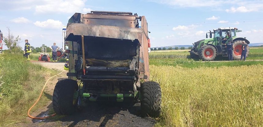 Zu einem Brand zwischen Seehausen und L1172...