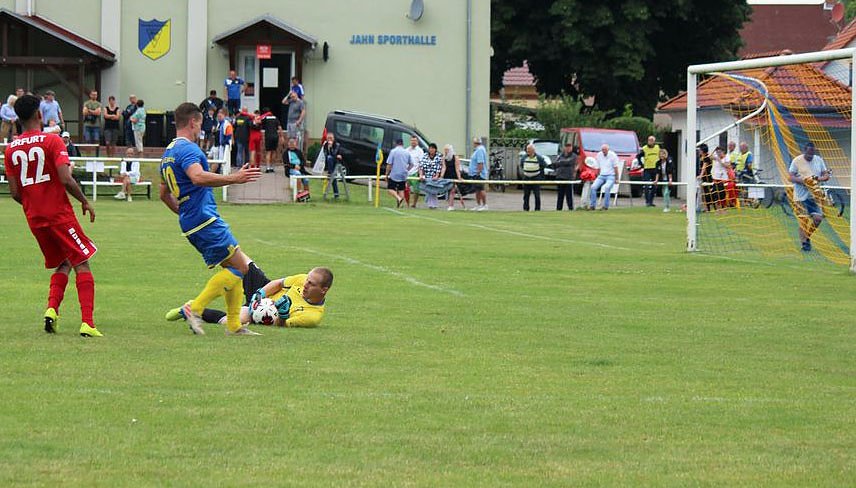 Endlich wieder Fu&szlig;ball vor Publikum