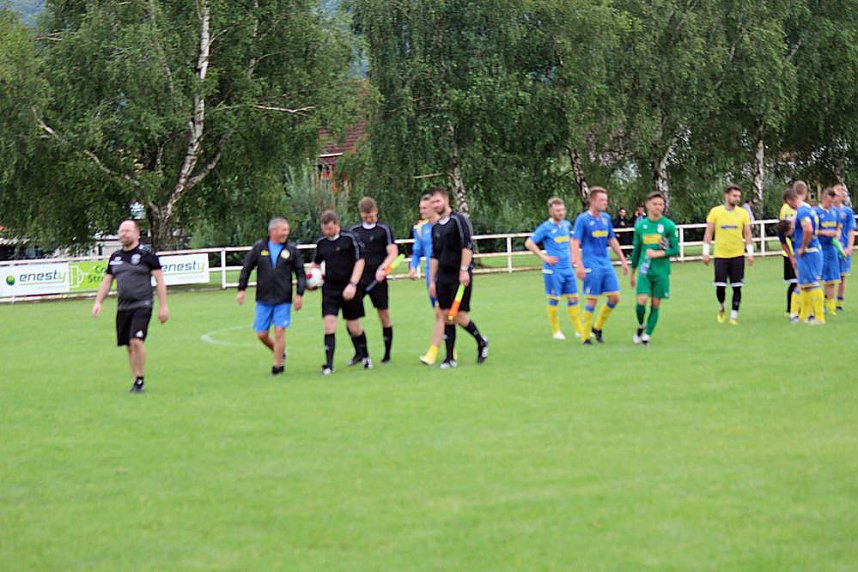Endlich wieder Fu&szlig;ball vor Publikum