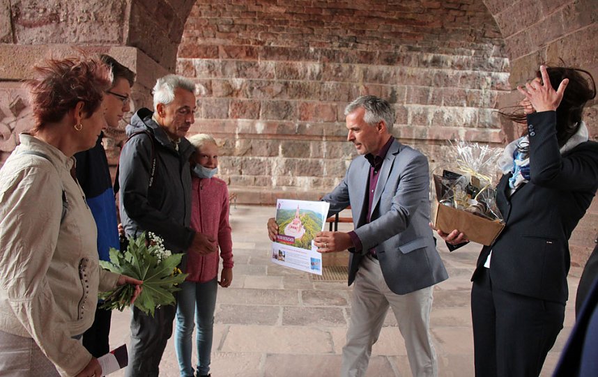Einmillionster Besucher am st&uuml;rmischen Kyffh&auml;user-Denkmal