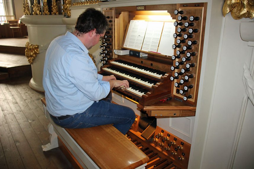 Marktmusik und Blitzeinschlag