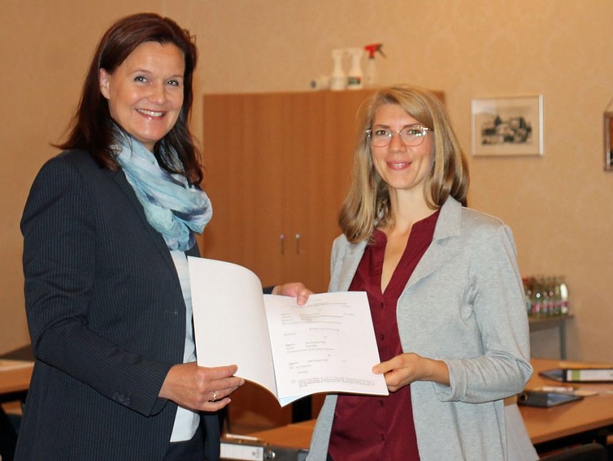 Arbeitsvertr&auml;ge &uuml;bergeben