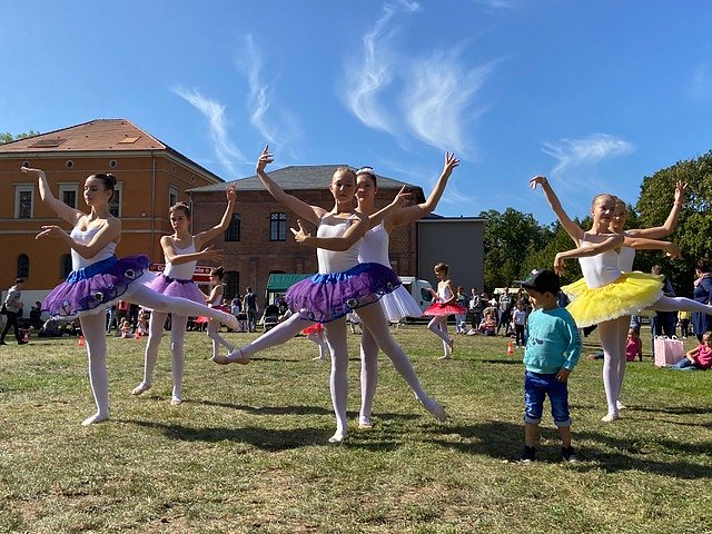 Die Eleven des Tanzstudio Radeva bereicherten das Programm zum Kindertag in Sondershausen