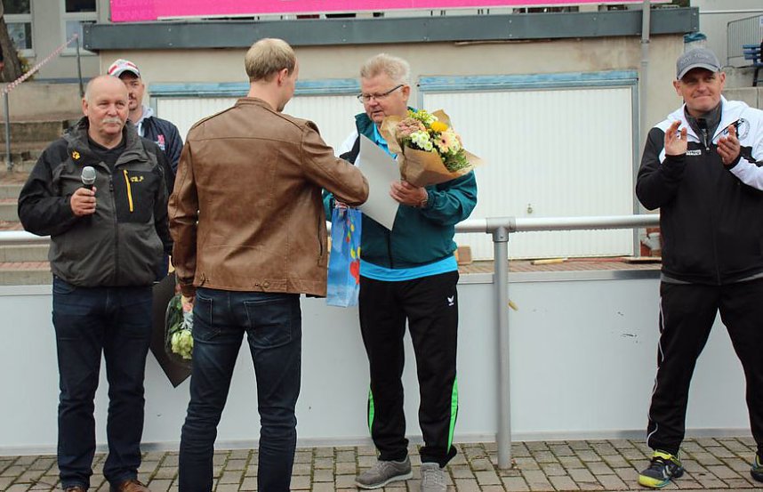 Verdienstvolle Faustballer geehrt