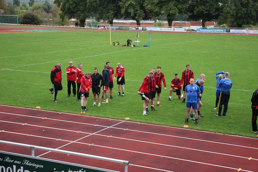 Faustball: Trotz Regens Turnier durchgezogen