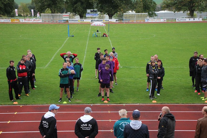 Faustball: Trotz Regens Turnier durchgezogen