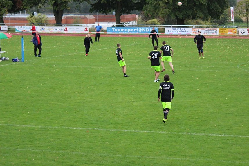 Faustball: Trotz Regens Turnier durchgezogen