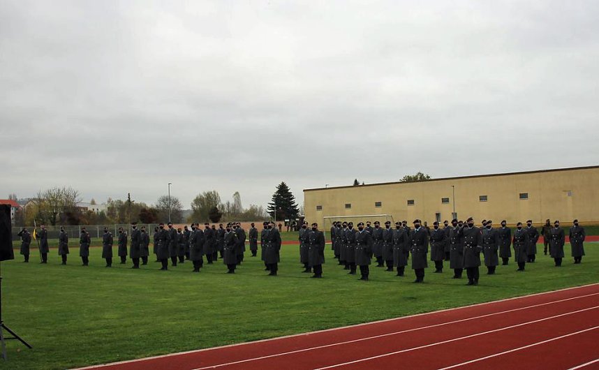 Vereidigung an einem geschichtstr&auml;chtigen Tag der Bundeswehr