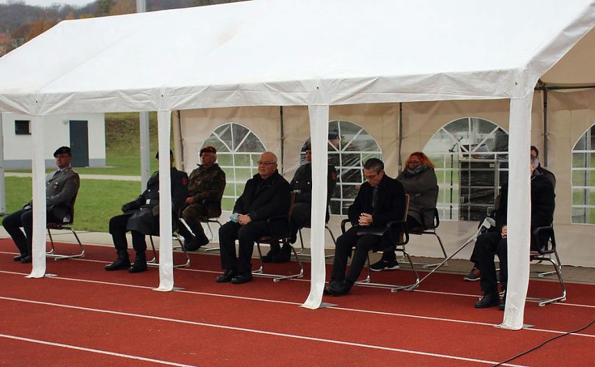 Vereidigung an einem geschichtstr&auml;chtigen Tag der Bundeswehr