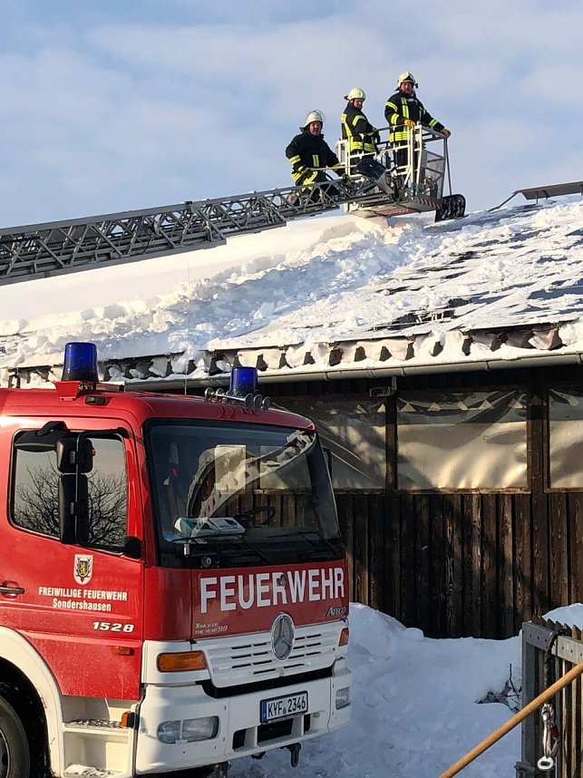 Scheunendach drohte einzubrechen