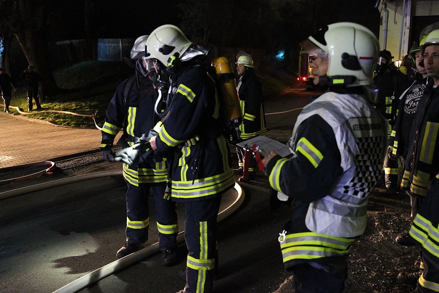 Garagenbrand in Feldengel