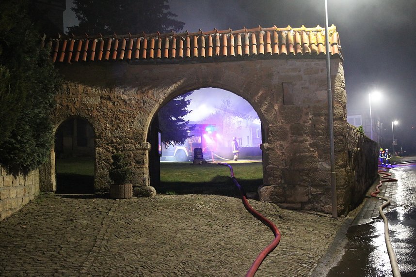 Garagenbrand in Feldengel