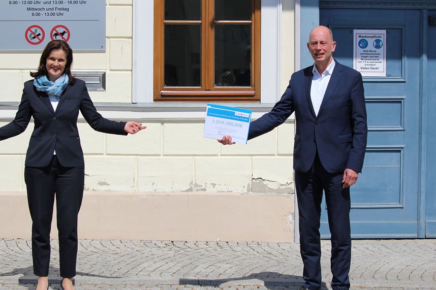 Landr&auml;tin Antje Hochwind-Schneider, Wirtschaftsminister Wolfgang Tiefensee