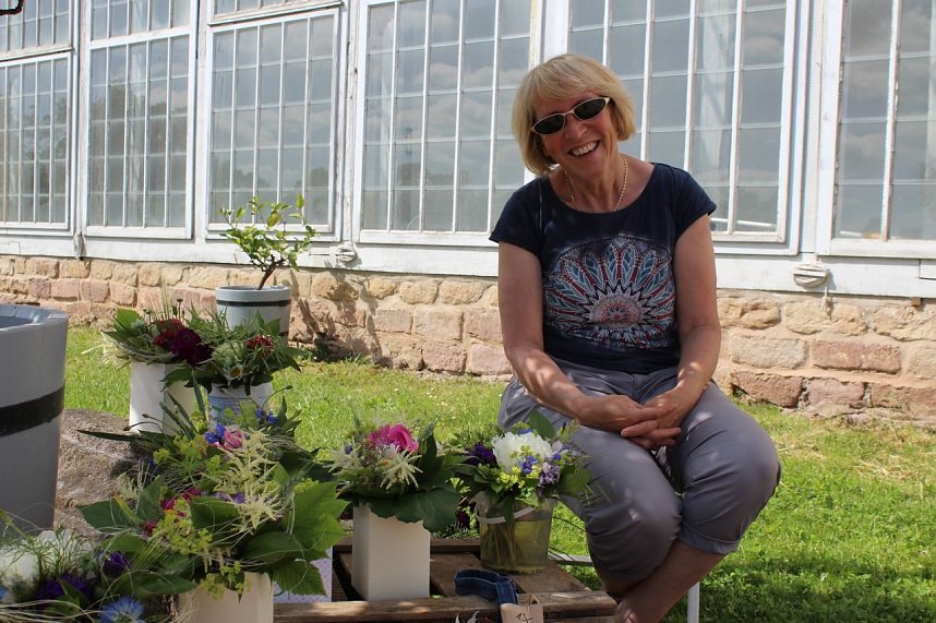 Heike Vollrodt in der Orangerie in Bendeleben