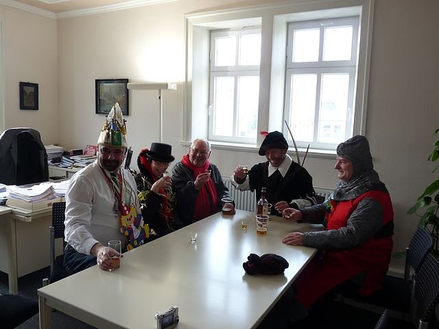 Erst&uuml;rmung Rathaus