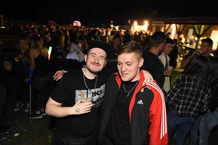 90 & 2000 Party in Urbach