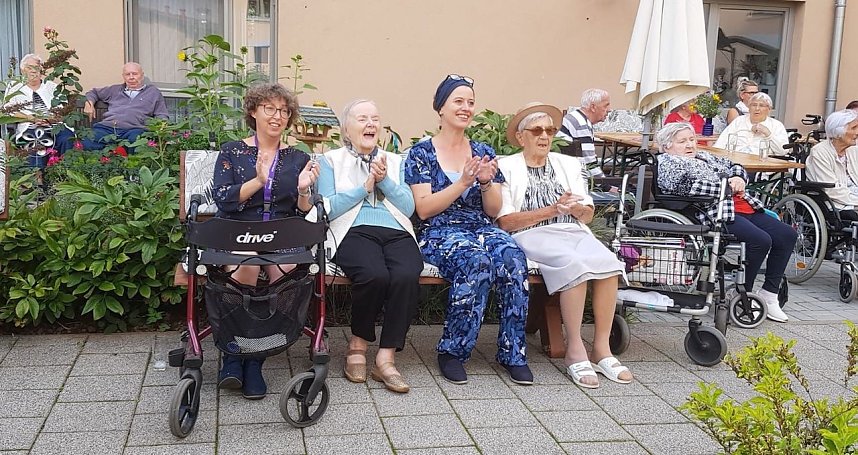Gro&szlig;er Spa&szlig; bei Tanz, Musik und super Wetter