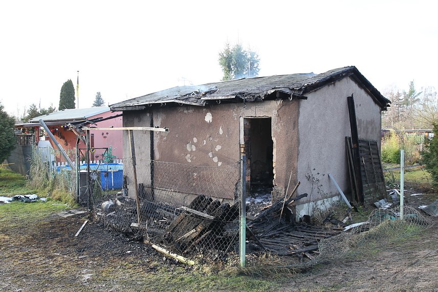 Abgebrannte Lauben in Greu&szlig;en