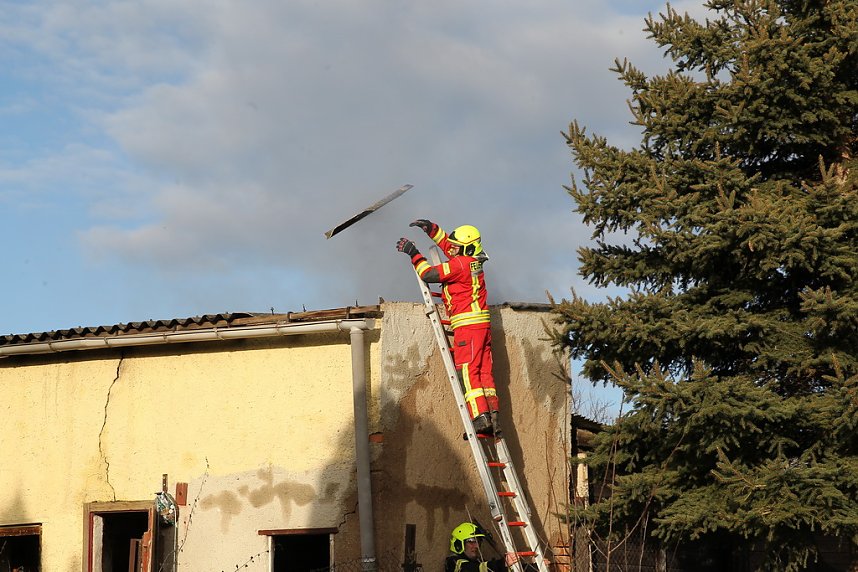 Abgebrannte Lauben in Greu&szlig;en