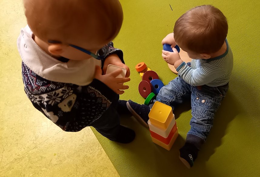 Arbeiten mit Farben und Formen in der Kindervilla in Bad Frankenhausen