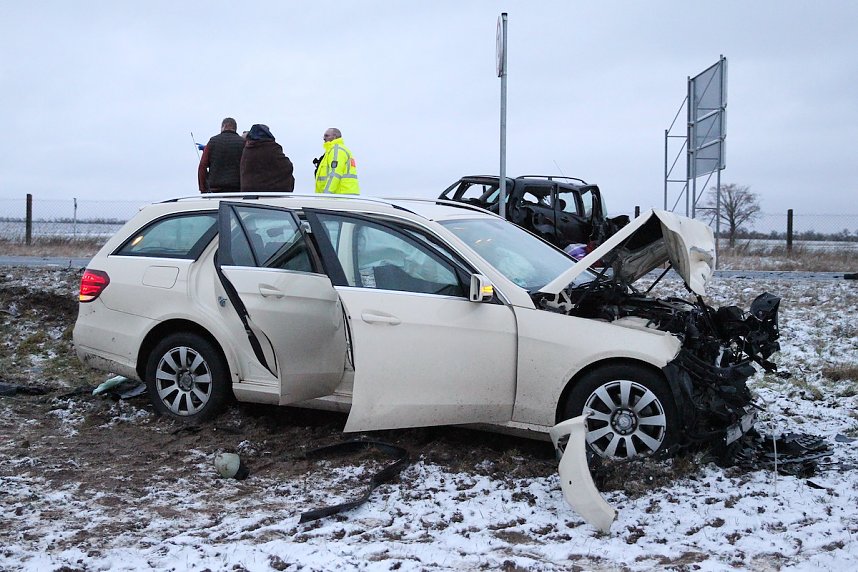 Sechs Verletzte bei Unfall auf der B4