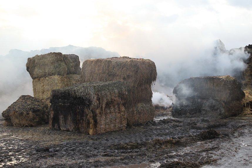 Strohballenbrand in Niedertopfstedt