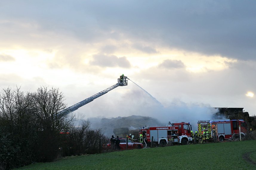 Strohballenbrand in Niedertopfstedt