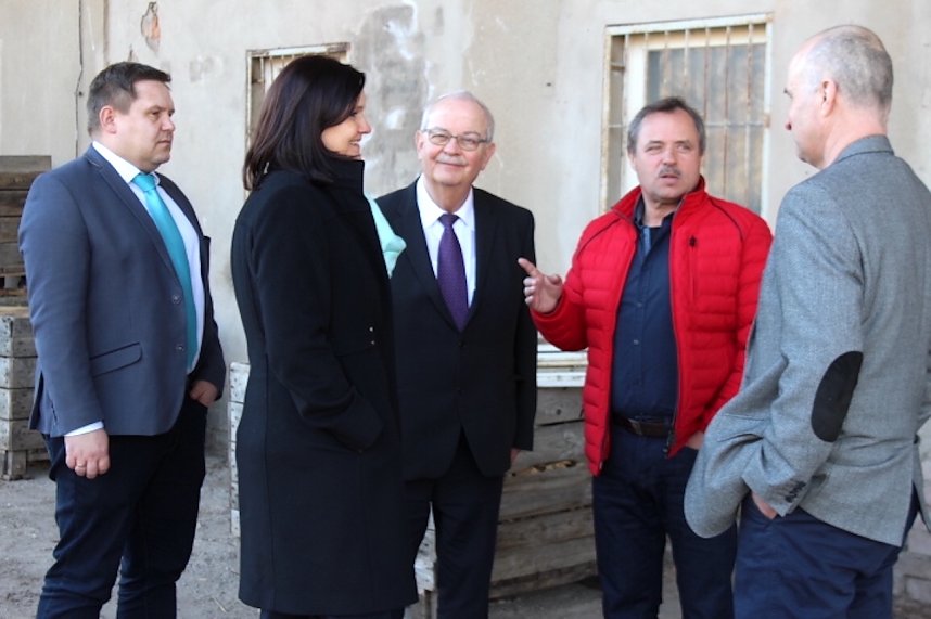 Besichtigung ehemaliger "Fritzscher Hof" in Greu&szlig;en