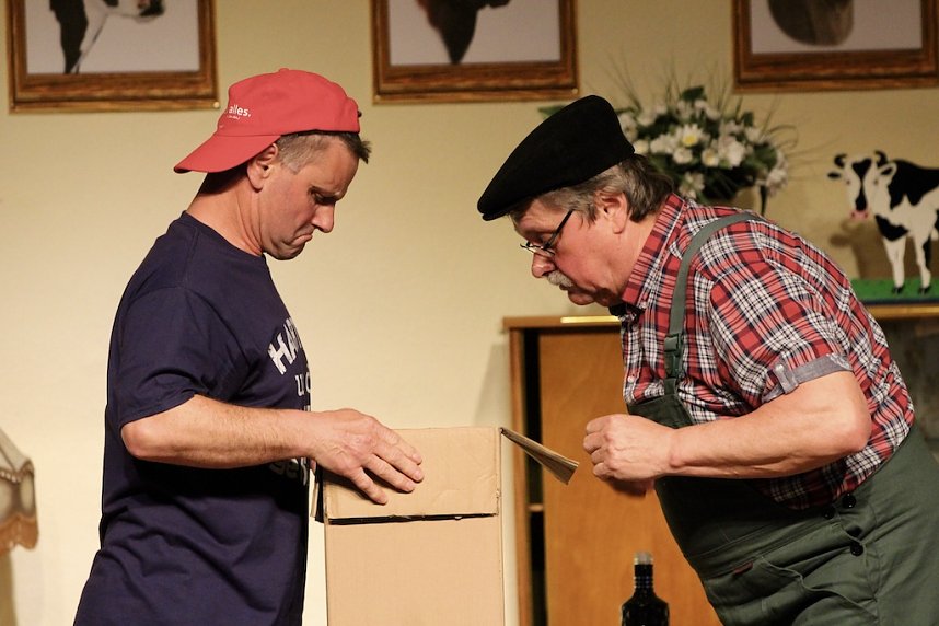 Premiere im Allmenh&auml;user Bauerntheater