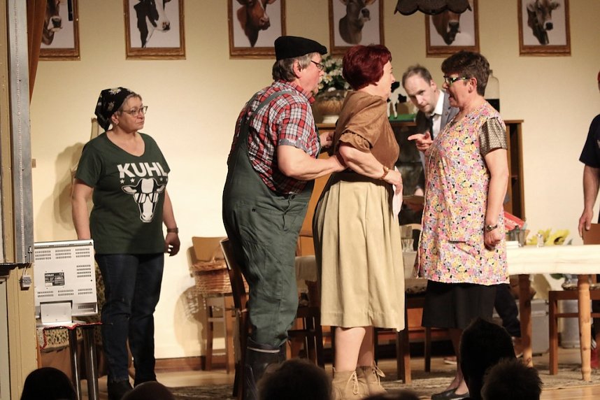 Premiere im Allmenh&auml;user Bauerntheater