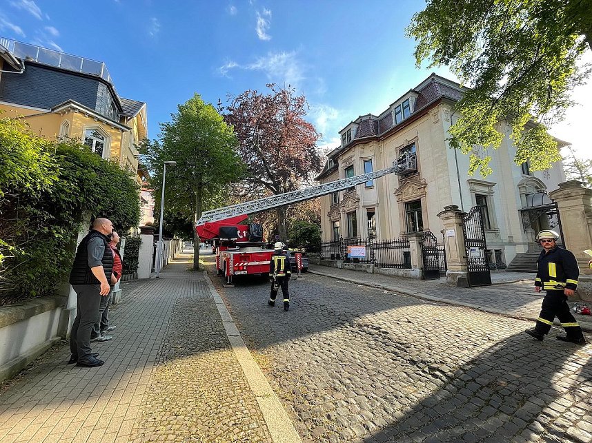 Sondersh&auml;user Feuerwehr &uuml;bt den Ernstfall