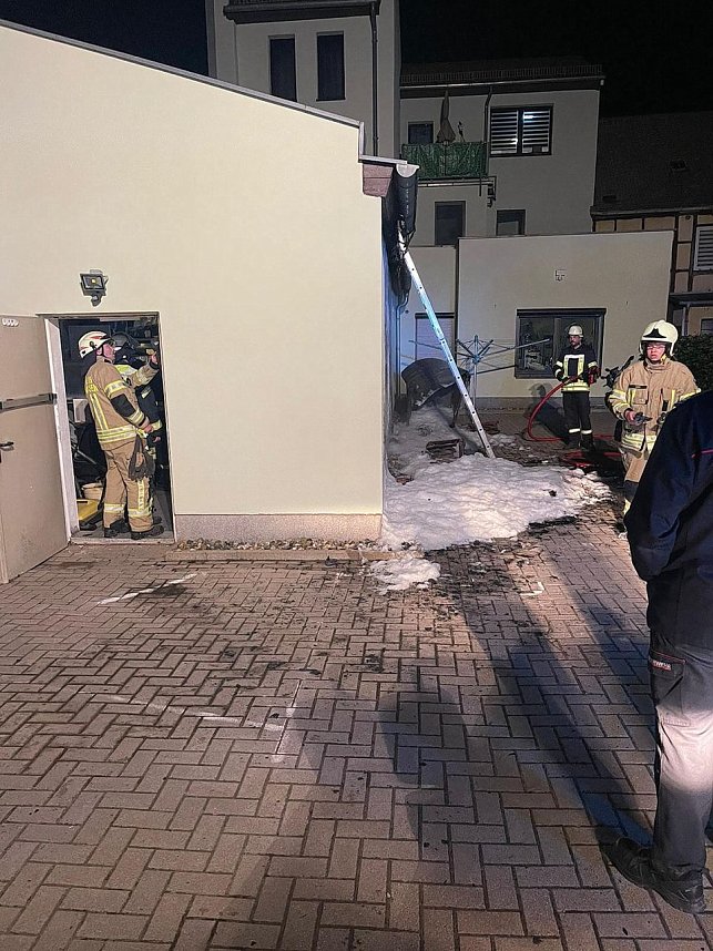 Ausgebrannte M&uuml;lltonne in Nordhausen