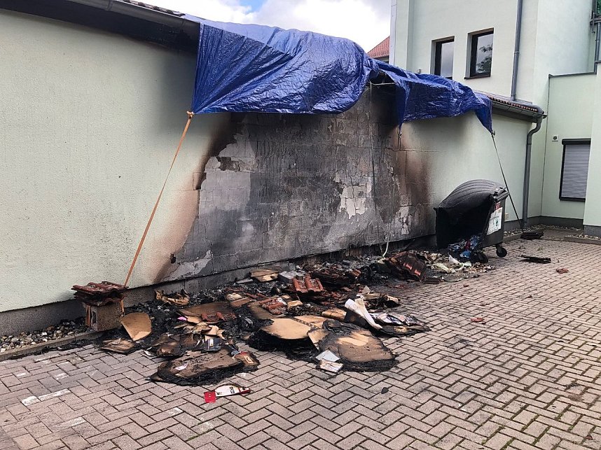 Ausgebrannte M&uuml;lltonne in Nordhausen