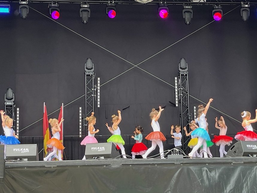 Das Tanzstudio Radeva zeigte auf dem Residenzfest in Sondershausen was seine Eleven k&ouml;nnen