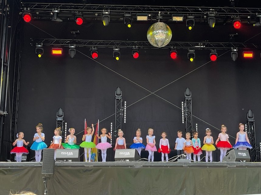 Das Tanzstudio Radeva zeigte auf dem Residenzfest in Sondershausen was seine Eleven k&ouml;nnen