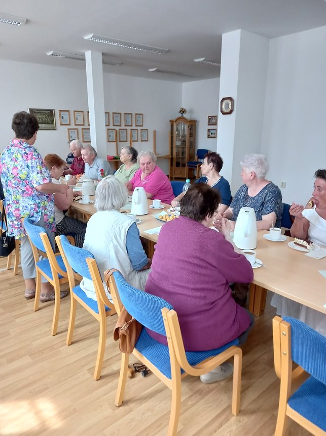 AGATHE Team besucht Seniorenclub