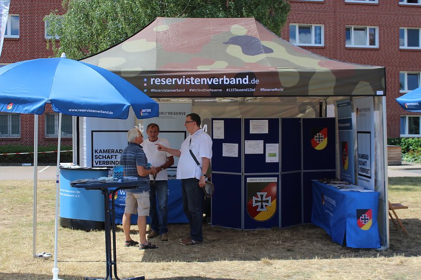 Tag der "Offenen T&uuml;r" auf dem Gel&auml;nde der Kyffh&auml;user Kaserne zwischen Bad Frankenhausen und Seehausen 