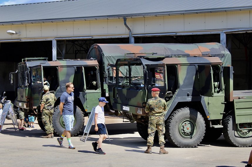 Tag der "Offenen T&uuml;r" auf dem Gel&auml;nde der Kyffh&auml;user Kaserne zwischen Bad Frankenhausen und Seehausen 