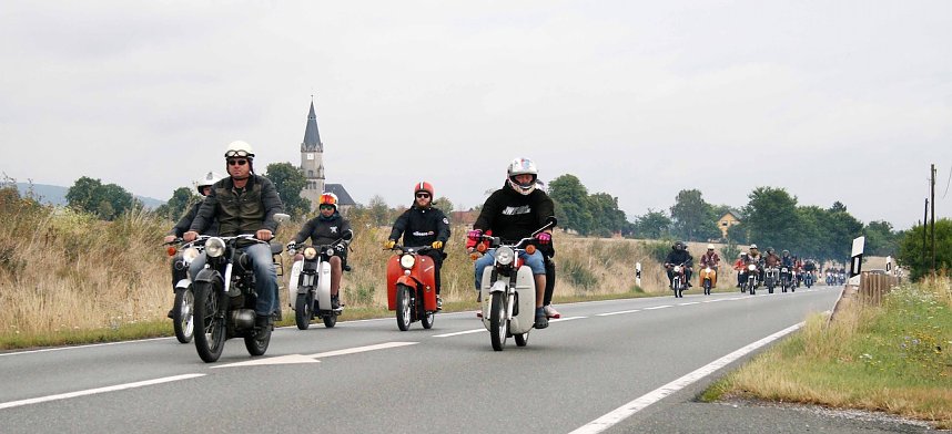 Ausfahrt der MZ und Simson-Freunde