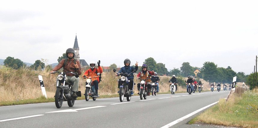 Ausfahrt der MZ und Simson-Freunde