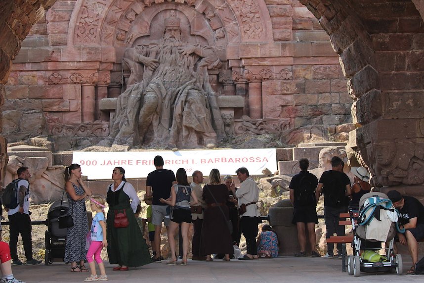 Mittelalterspektakel am Kyffh&auml;user Denkmal 