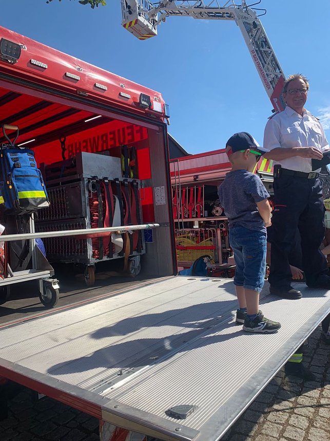 Tag der offenen T&uuml;r bei der Feuerwehr Heldrungen