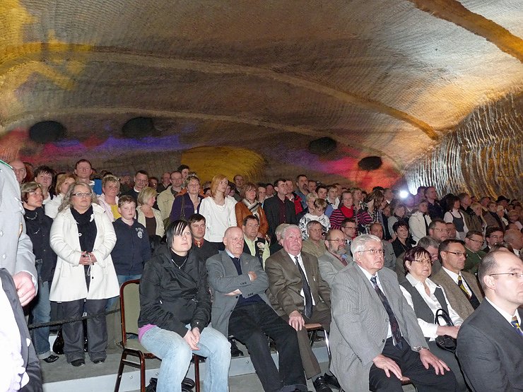 Gel&ouml;bnis unter Tage