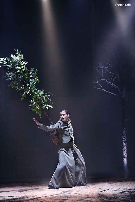 Szenenfoto aus dem Ballett "Ein Deutsches Requiem"