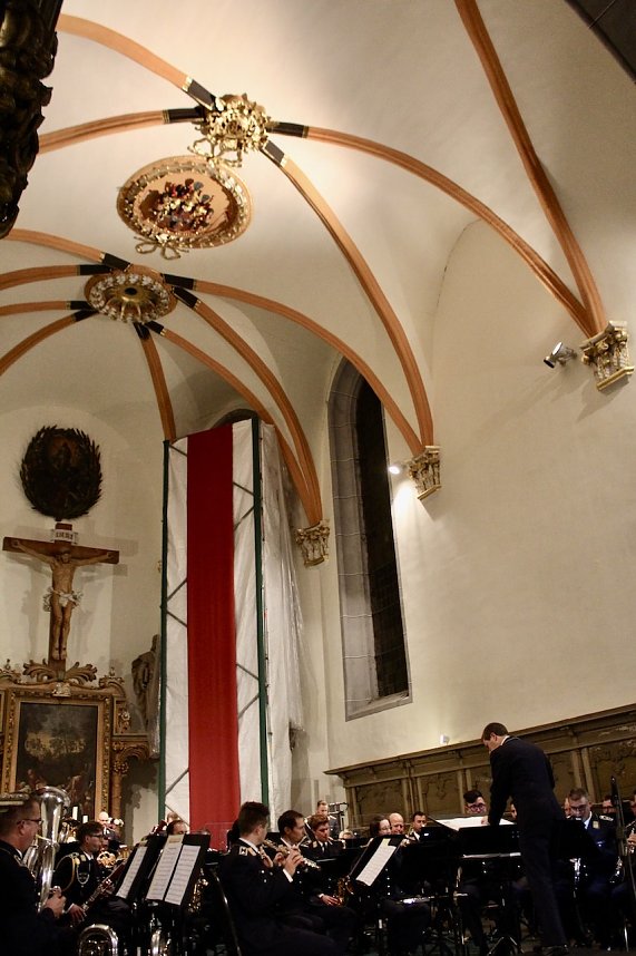 Vor ausverkauftem Haus fand gestern das Benefizkonzert des Luftwaffenmusikkorps Erfurt und die Verleihung der Ehrenamtspreise der Stadt Sondershausen statt.